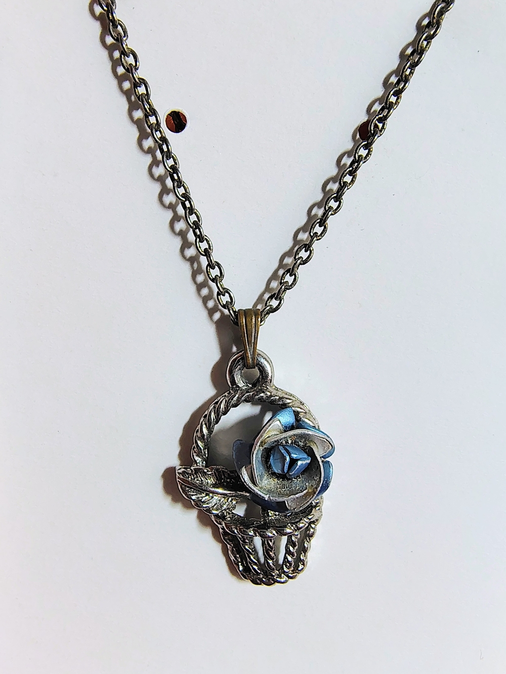 Blue And Silver Toned Rose In Basket Necklace 90s Y2K Coquette